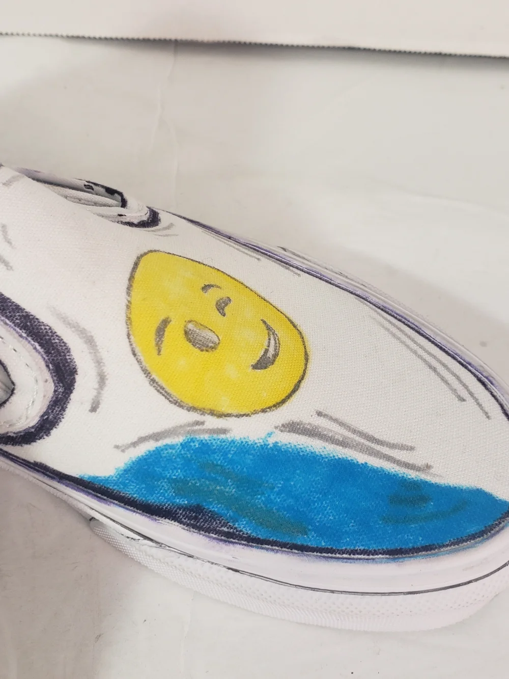 Vans Kids White Slip-On Sneakers with Yellow Sad Emoji and Blue Accents Sz: 3.5